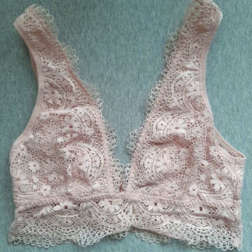 Victoria’s Secret pink lace bralette